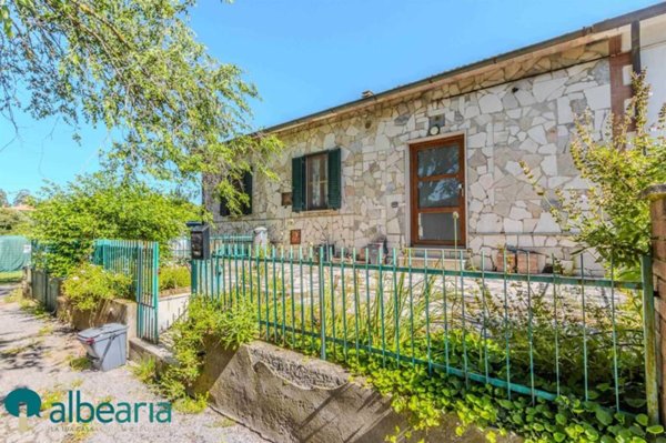 appartamento in vendita a Roccastrada in zona Ribolla