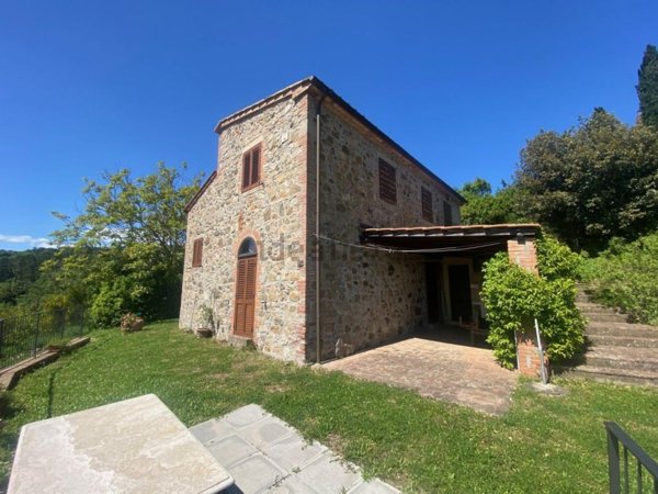 esavano in vendita a Roccastrada