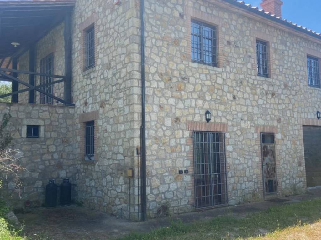 casa indipendente in vendita a Roccastrada