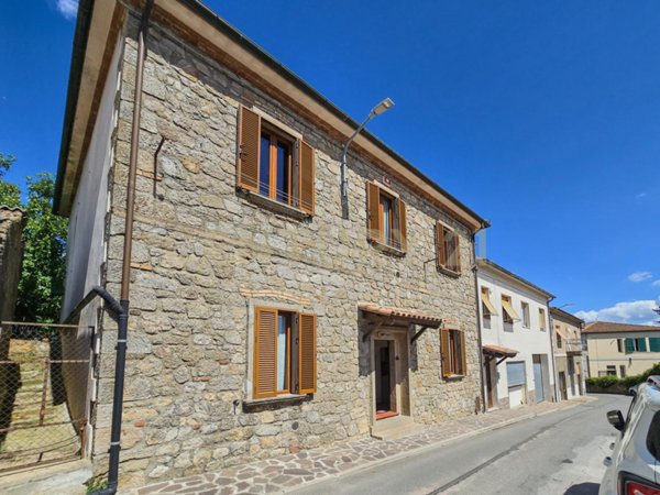 casa indipendente in vendita a Roccastrada in zona Sassofortino