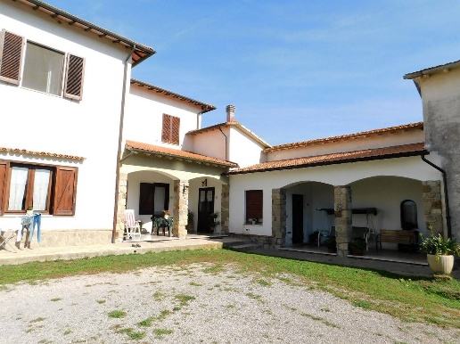 casale in vendita a Roccastrada in zona Ribolla
