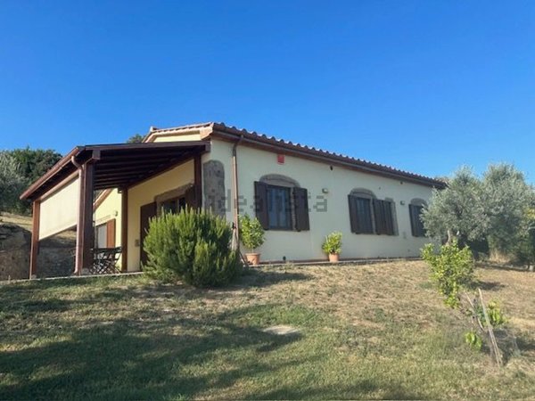 quadrivano in vendita a Roccastrada in zona Montemassi