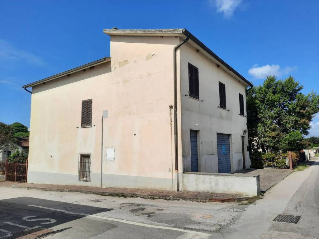 casa indipendente in vendita a Roccastrada in zona Ribolla