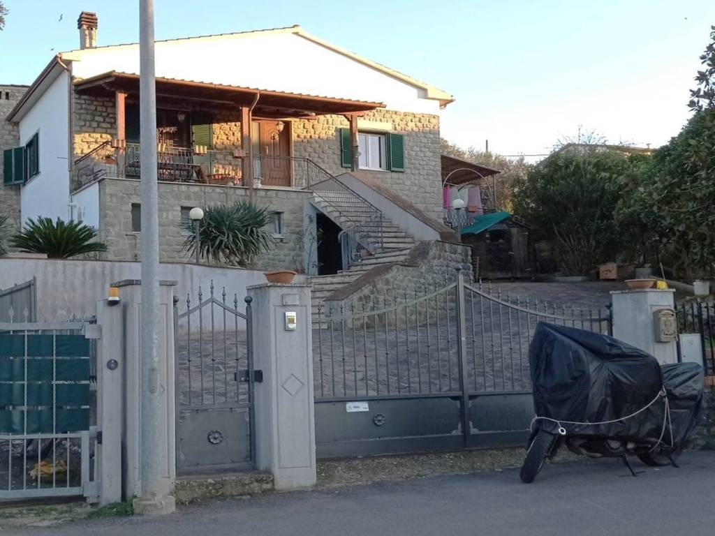 casa indipendente in vendita a Roccastrada in zona Sticciano