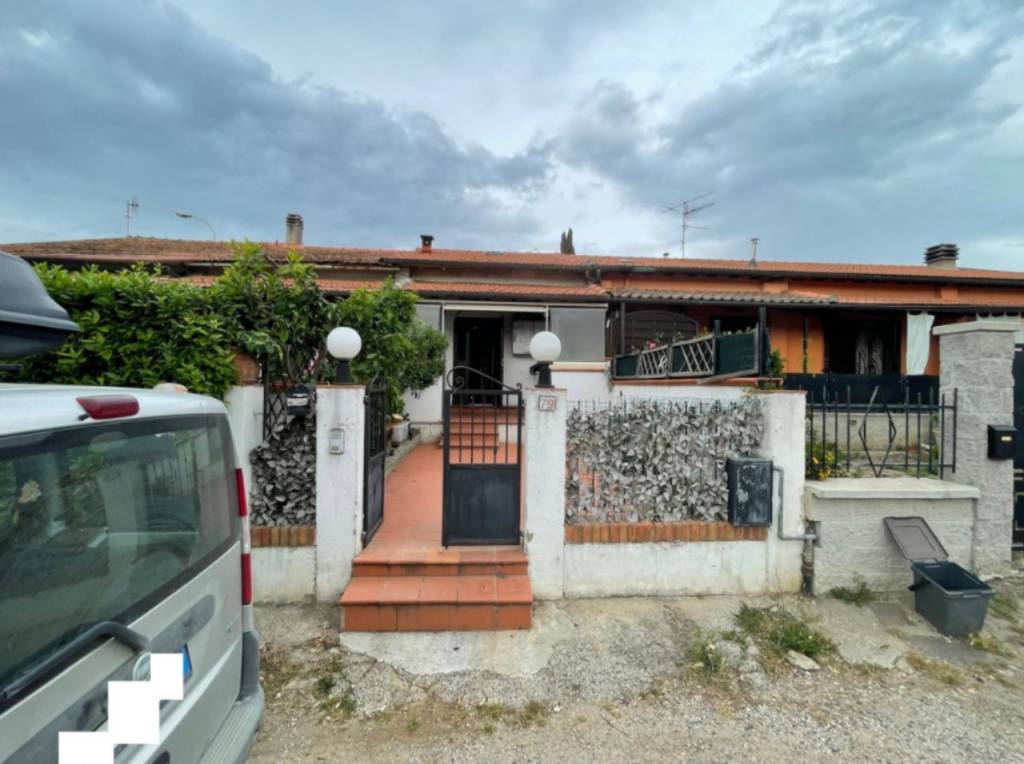 appartamento in vendita a Roccastrada in zona Ribolla