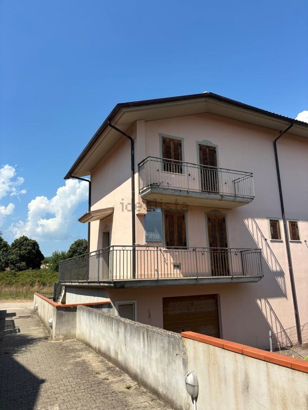 appartamento in vendita a Roccastrada in zona Ribolla