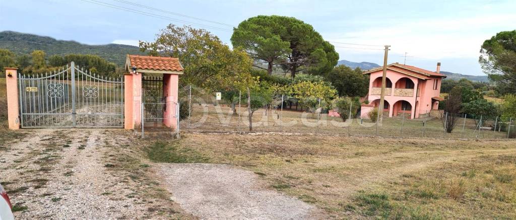 casa indipendente in vendita a Roccastrada in zona Montemassi