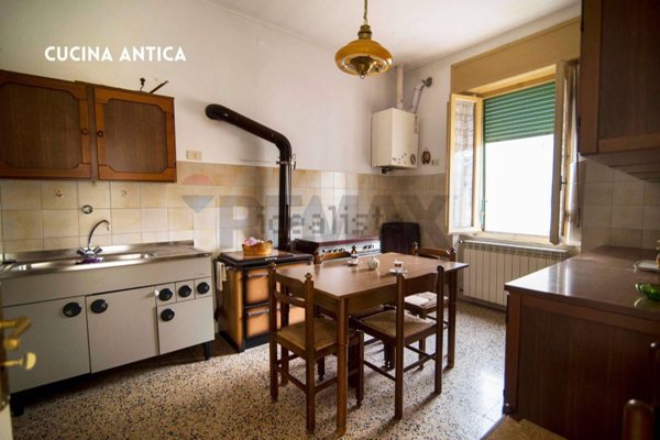 appartamento in vendita a Roccastrada in zona Sassofortino