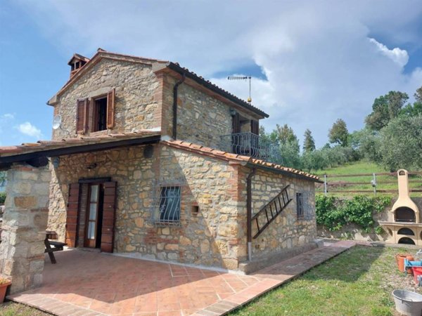 casa indipendente in vendita a Roccastrada