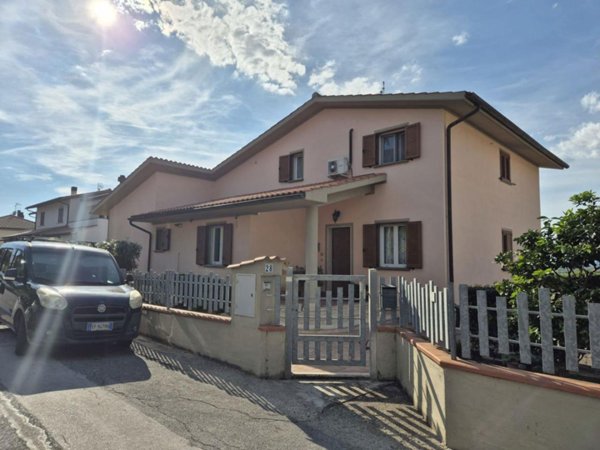 casa indipendente in vendita a Roccastrada in zona Sticciano
