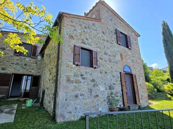 casale in vendita a Roccastrada in zona Roccatederighi