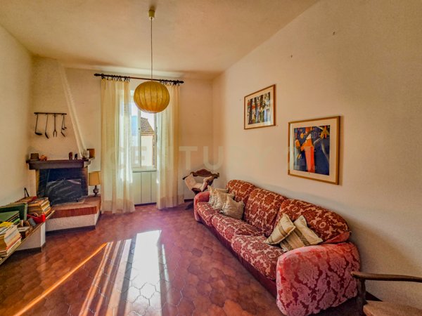 casa indipendente in vendita a Roccastrada in zona Ribolla