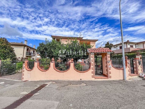 casa indipendente in vendita a Roccastrada in zona Ribolla