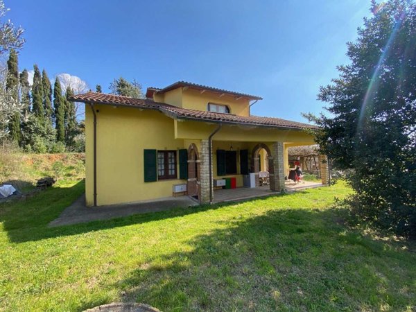 casa indipendente in vendita a Roccastrada