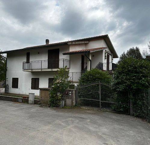 appartamento in vendita a Roccastrada in zona Torniella