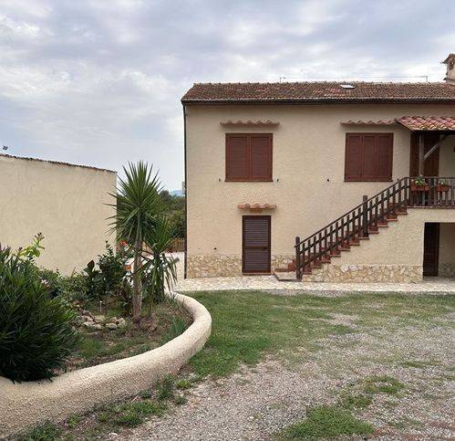 casa indipendente in vendita a Roccastrada