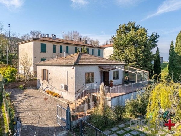 casa indipendente in vendita a Roccastrada in zona Sassofortino