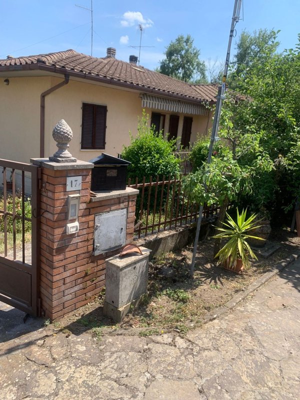 casa semindipendente in vendita a Roccastrada