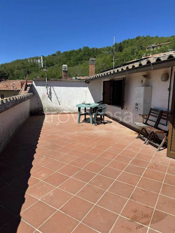 appartamento in vendita a Roccastrada in zona Sassofortino