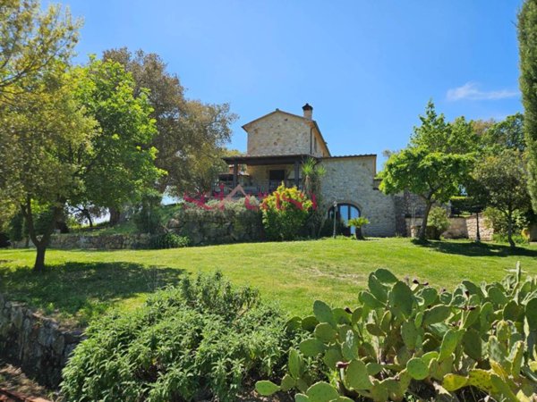 casa indipendente in vendita a Roccastrada