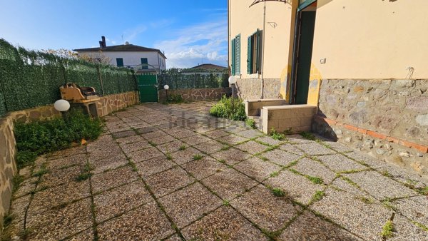 appartamento in vendita a Roccastrada in zona Ribolla