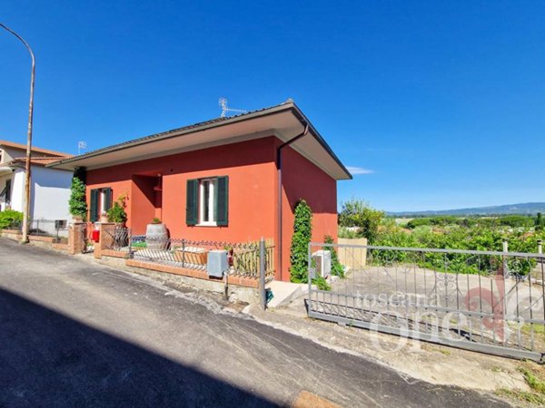 casa indipendente in vendita a Roccastrada in zona Sticciano