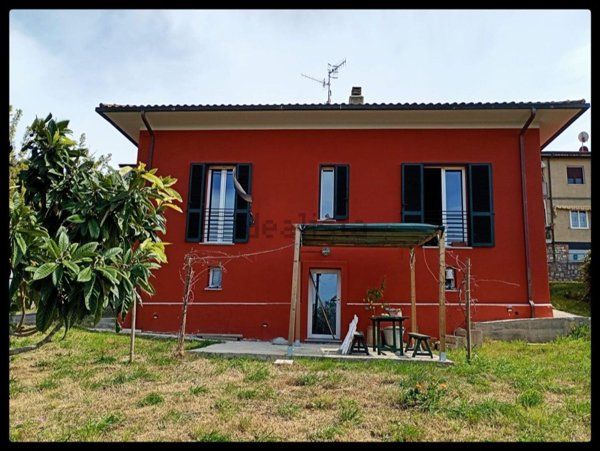 appartamento in vendita a Roccastrada in zona Sticciano