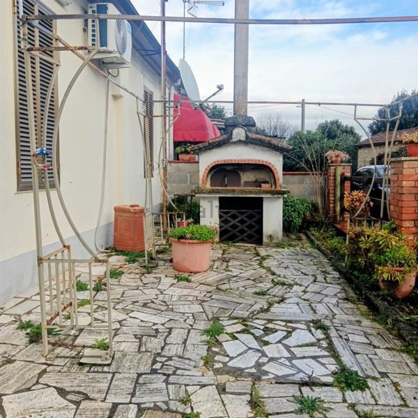 appartamento in vendita a Roccastrada in zona Ribolla