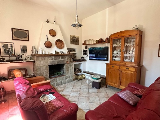 appartamento in vendita a Roccastrada in zona Sassofortino