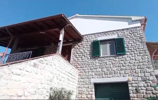 casa indipendente in vendita a Roccastrada in zona Sticciano