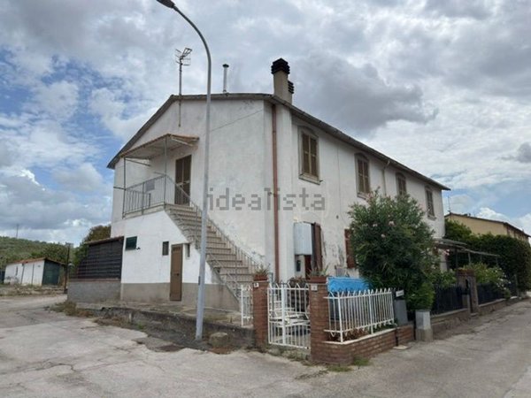 appartamento in vendita a Roccastrada in zona Ribolla