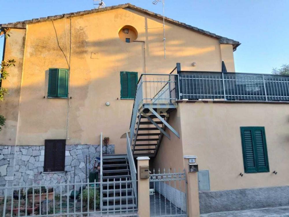 appartamento in vendita a Roccastrada in zona Ribolla