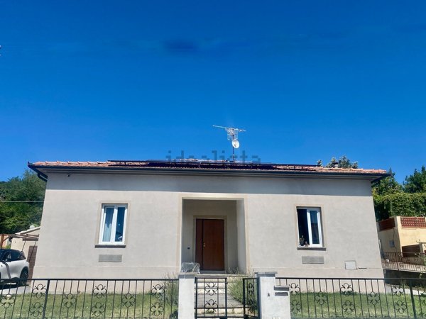 casa indipendente in vendita a Roccastrada in zona Sassofortino