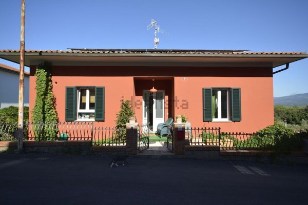 casa indipendente in vendita a Roccastrada in zona Sticciano