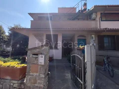 appartamento in vendita a Roccastrada in zona Ribolla