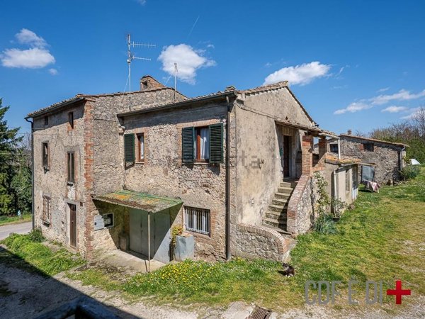 casale in vendita a Roccastrada in zona Torniella