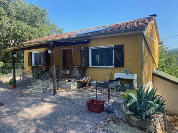 casa indipendente in vendita a Roccastrada