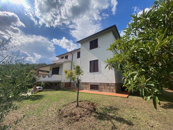 casa indipendente in vendita a Roccastrada
