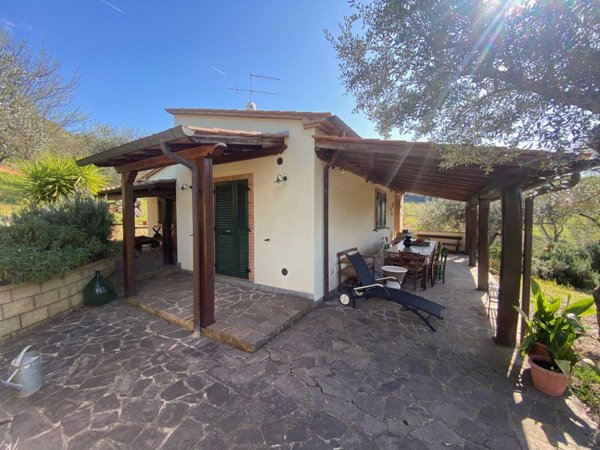 casa indipendente in vendita a Roccastrada