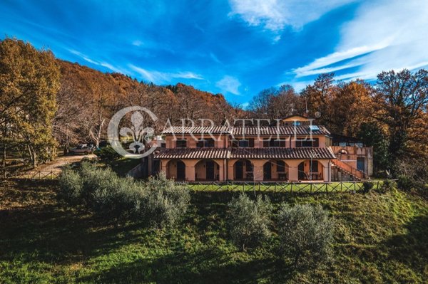 casale in vendita a Santa Fiora