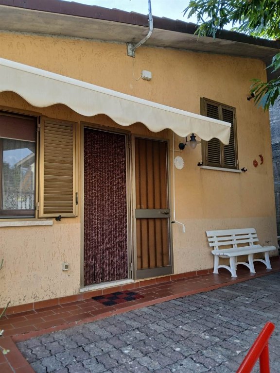 casa indipendente in vendita a Santa Fiora in zona Bagnolo