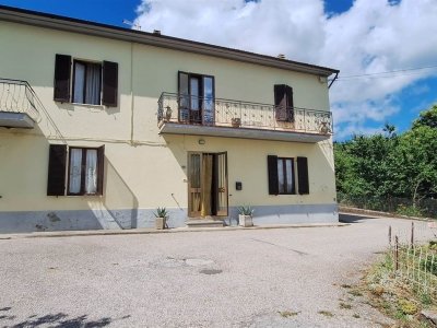 casa indipendente in vendita a Santa Fiora in zona Bagnolo