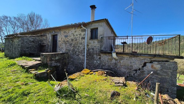 casale in vendita a Santa Fiora