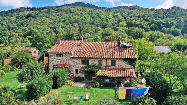 casale in vendita a Santa Fiora