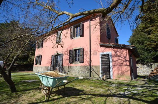 casale in vendita a Santa Fiora