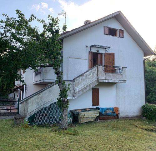 appartamento in vendita a Santa Fiora in zona Bagnolo