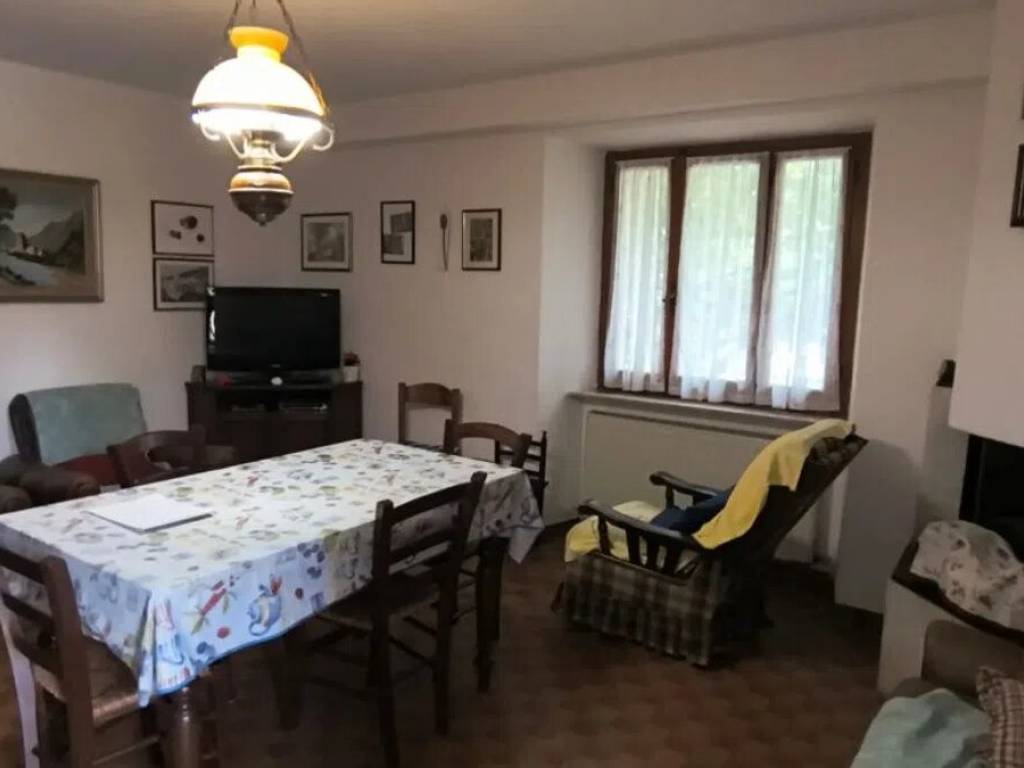 casa indipendente in vendita a Santa Fiora in zona Bagnolo