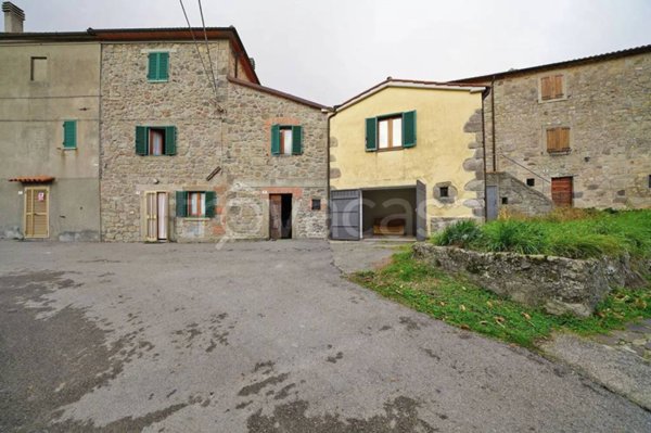 appartamento in vendita a Santa Fiora in zona Bagnolo