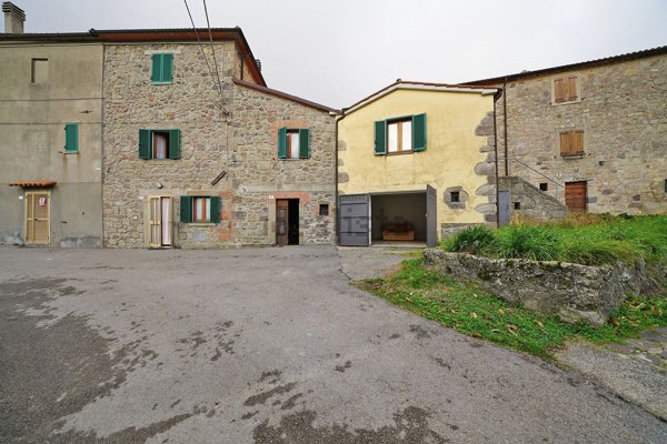 appartamento in vendita a Santa Fiora in zona Bagnolo