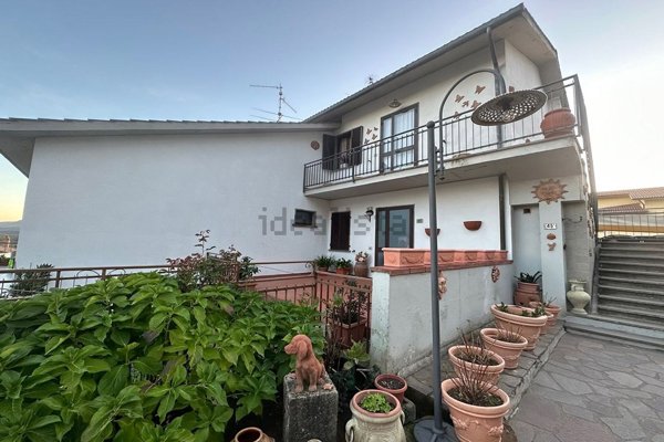 appartamento in vendita a Santa Fiora in zona Marroneto